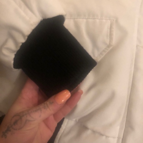 Authentic Canada Goose Bomber - Picture 10 of 11